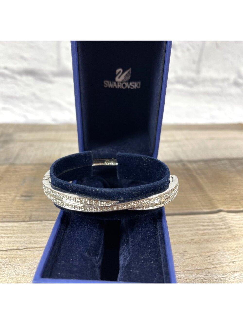 Swarovski Crystal Retired Rhodium Plated Crystal Twist Bangle Bracelet Box VTG - Picture 6 of 13